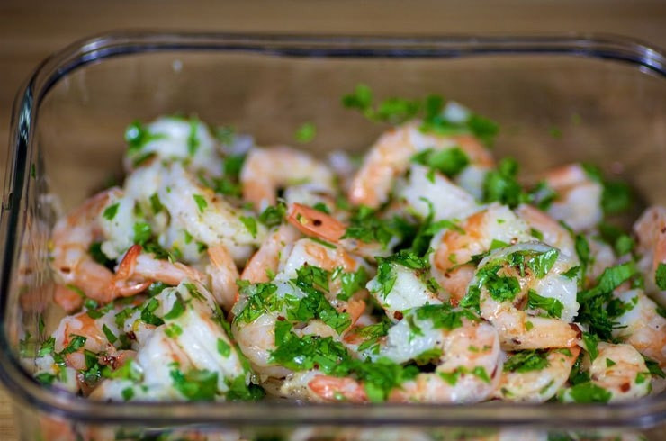 1. Этап. Маринованные креветки: 5. Оставьте креветки в холодильнике минимум на 2 часа.