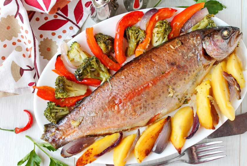 1. Этап. Радужная форель в духовке с овощами: Приятного аппетита!