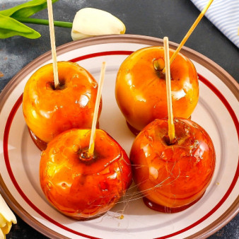 Яблоки в карамели