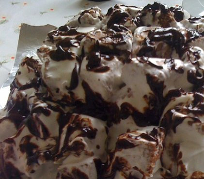 1. Этап. Торт Аида: 4. Вот такой у нас получается торт - и вкусный, и сытный, и невероятно красивый! Пропитывается он около 6-8 часов, поэтому лучше оставить его на ночь в холодильнике.