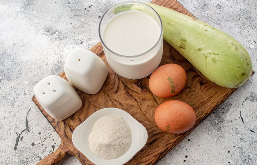 1. Этап. Суфле из кабачков на пару: Подготовьте все необходимые ингредиенты.