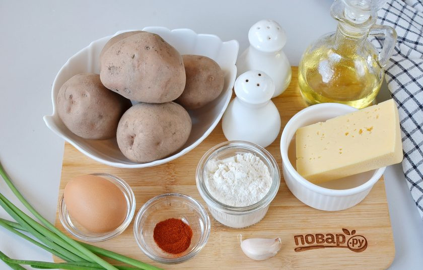 1. Этап. Вкусные картофельные драники: Подготовьте ингредиенты. Приступим!