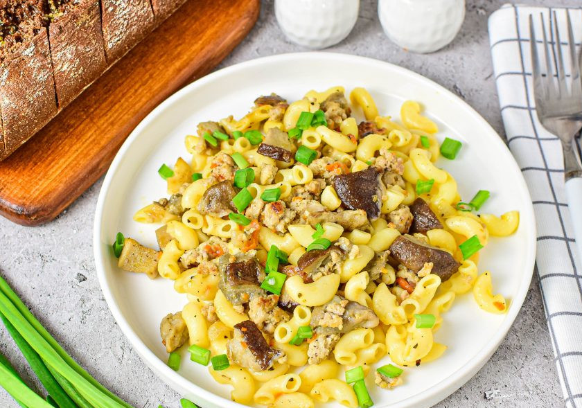 1. Этап. Макароны с фаршем и белыми грибами: Приятного аппетита!