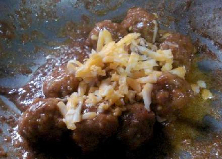 1. Этап. Такос Хэллоуин: В этот момент я отключить тепло и добавил в сыр. Добавляем сметану, нарезанные маслины.