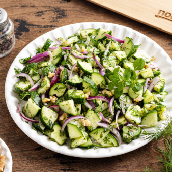 Салат по-грузински из огурцов и зелени