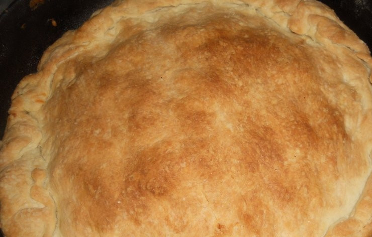 1. Этап. Пирог с картофелем и сыром: Ставим пирог в разогретую до 200 градусов духовку и запекаем в течение 20 минут. Теперь наш пирог готов и мы можем снимать пробу.