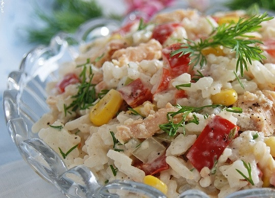 1. Этап. Салат из горбуши с рисом: И наш салатик готов.