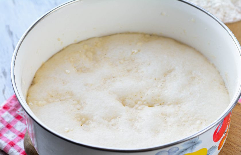 1. Этап. Кулич с коньяком: Опара готова. Она стала пышной и воздушной.