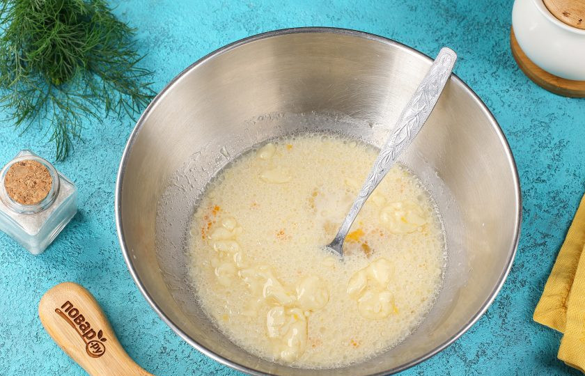 1. Этап. Пампушки с чесноком к борщу: Снова всё перемешайте.