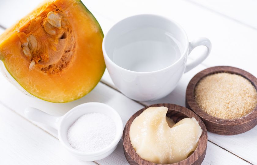 1. Этап. Мармелад из тыквы с желатином в домашних условиях: Все ингредиенты выложите на стол перед началом приготовления.