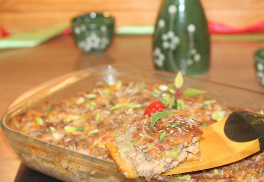 1. Этап. Запеканка с картофелем, кабачками, мясным фаршем: Подаем запеканку посыпав зеленью.