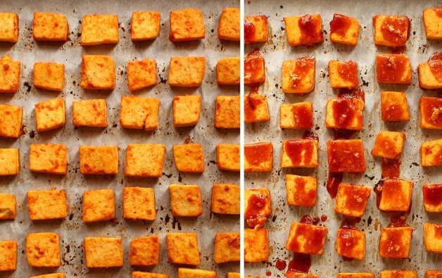 1. Этап. Запеченный в остром соусе тофу: 4. Минут через 10 достаньте, аккуратно переверните каждый кусочек и полейте оставшимся маринадом. Запекайте еще минут 10-12 до полной готовности.