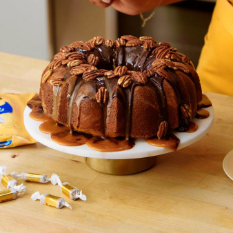 Caramel-Pumpkin Turtle Pound Cake