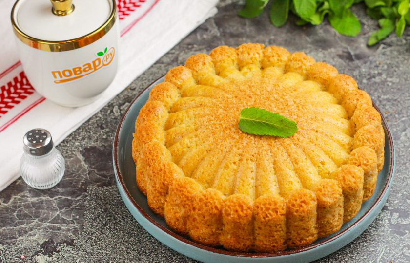 1. Этап. Пирог на сливочном масле: После остывания его можно подать к столу. Не забудьте про различные напитки: лимонад, квас, чай или кофе. Приятного вам аппетита!