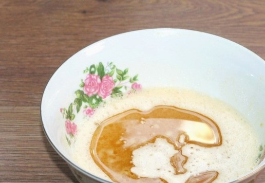 1. Этап. Пирог с кремом и мелкими ягодами: 2. Добавляю растительное масло 100 мл...