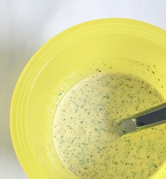 1. Этап. Запеканка из капусты и фарша: Добавить соль, перец и петрушку, у меня из заморозки.