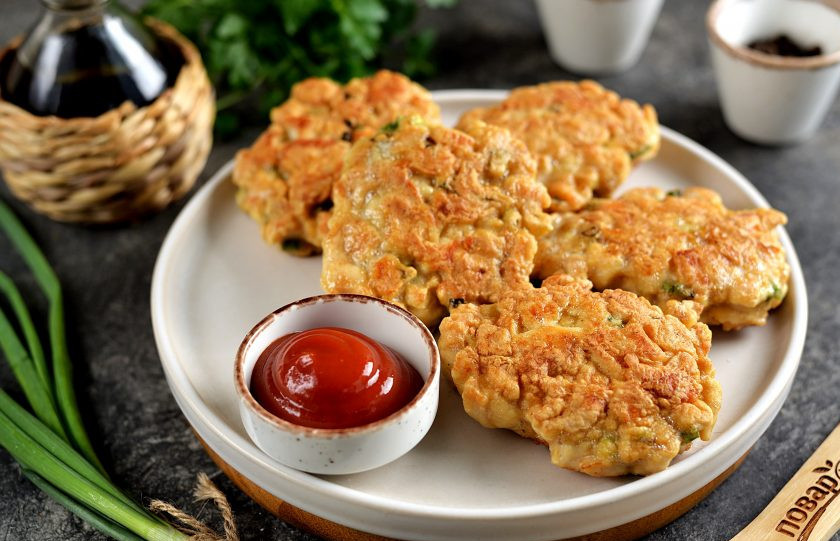 1. Этап. Котлеты по-китайски: Ароматные котлеты в китайском стиле подавайте к столу сразу же после приготовления. Приятного аппетита!