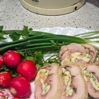 Рулет из филе индейки в духовке