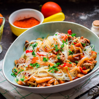 Фунчоза с редькой и мясом