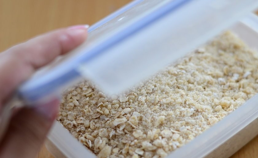 1. Этап. Овсяные блинчики: 2. Хорошенько перемешайте все составляющие, а если не планируете использовать всю массу сразу, то отправьте в холодильник.