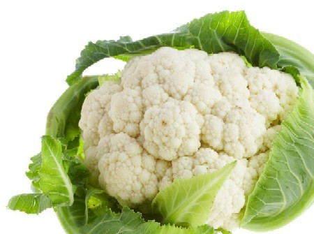 1. Этап. Цветная капуста в мультиварке: Взять кочан цветной капусты, очистить от листьев, тщательно промыть.