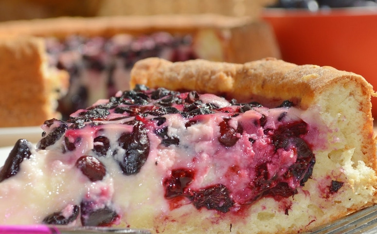 1. Этап. Пирог с жимолостью: Приятного аппетита!