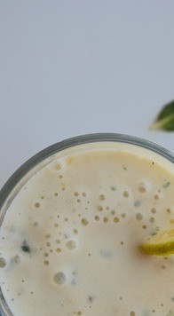 1. Этап. Банановый смузи: Перелить смузи в чашу и подавать.