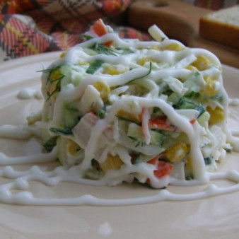 Салат из кукурузы и яиц