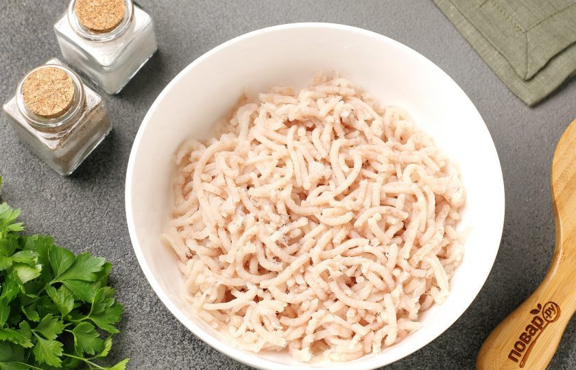 1. Этап. Котлеты рыбные впрок Экономичные: Рыбное филе пропустите через мясорубку.