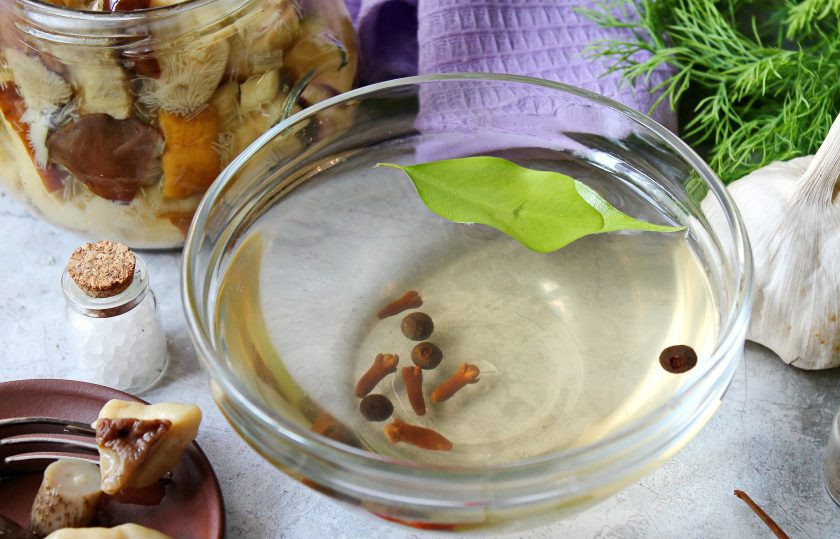 1. Этап. Маринад для грибов: Хороших заготовок!