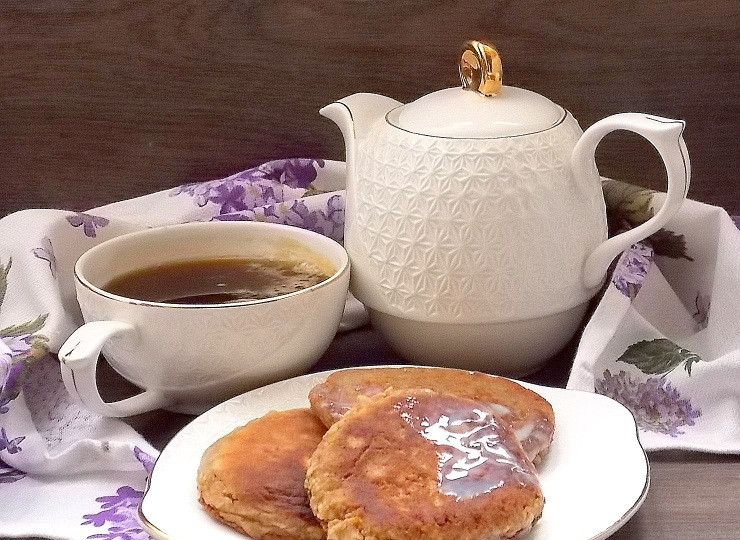 1. Этап. Черемуховые сырники: Подавайте сразу.