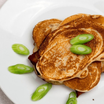 Панкейки с беконом