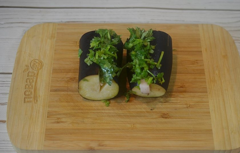 1. Этап. Чанахи по-днепропетровски: 11. И нарезанную половину кинзы.