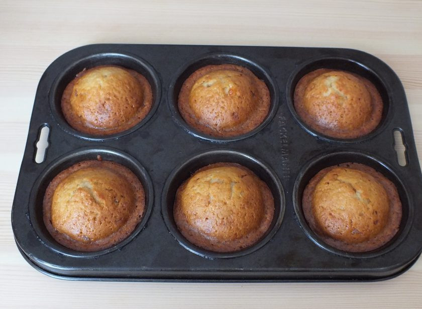 1. Этап. Кексики на Новый год Крысы: Готовые кексы достаньте из духовки.