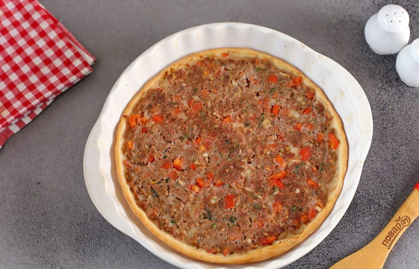 1. Этап. Восточная пицца: Выпекайте в духовке при температуре 220 градусов около 15-20 минут.