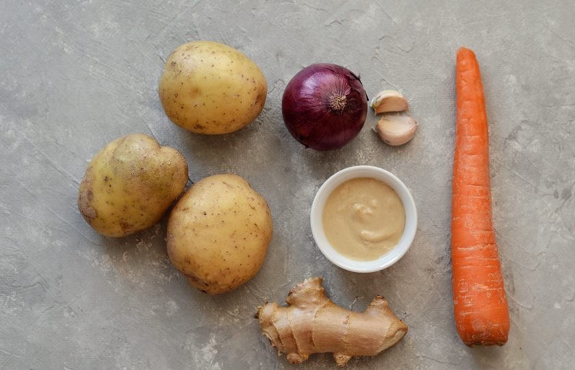 1. Этап. Арахисовый суп: Подготовьте все ингредиенты.