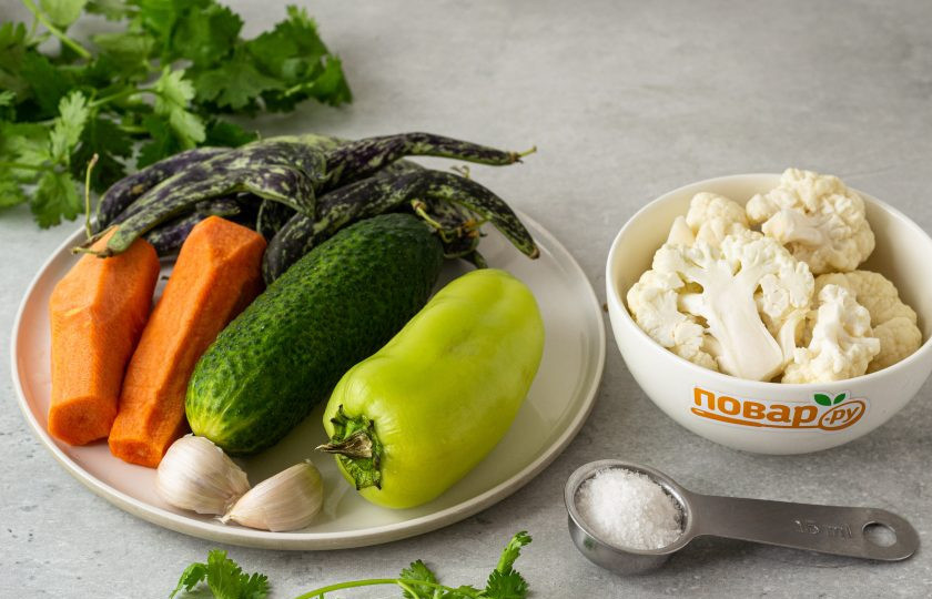 1. Этап. Армянские соленья: Подготовьте все ингредиенты.