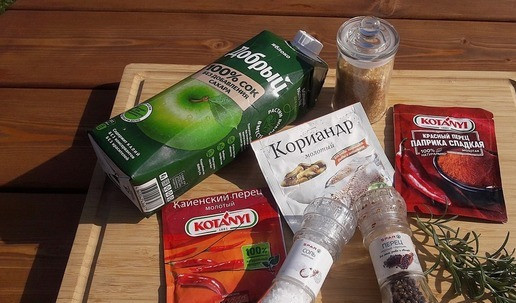 1. Этап. Свиные ребра в яблочном соке: Подготовить продукты для маринования ребер.