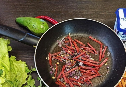 1. Этап. Мексиканская торта с чоризо: Теперь собираем мексиканскую торту. Это всё что понадобится.