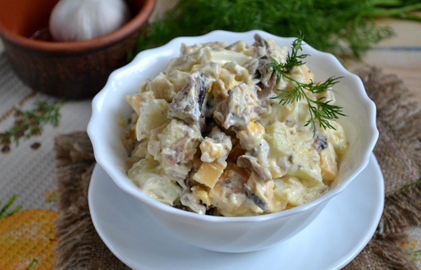 1. Этап. Салат из шпрот: Салат из шпрот готов. Приятного аппетита!