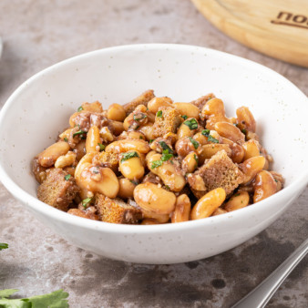 Салат с фасолью в томатном соусе