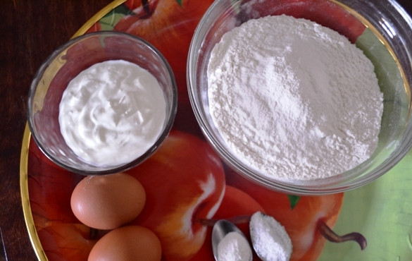 1. Этап. Рецепт теста для пиццы в мультиварке: Вот простые ингредиенты, которые нам нужны для приготовления теста для пиццы.