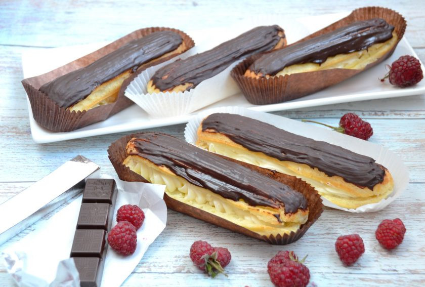 1. Этап. Крем Пломбир для эклеров: Дайте глазури застыть и подавайте вкуснейшие эклеры к столу. Они получились очень вкусными, во многом благодаря крему 