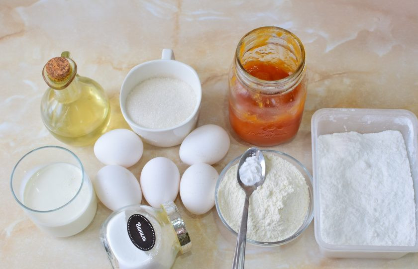 1. Этап. Бисквитный рулет с кремом из сливок: Для приготовления бисквитного рулета подготовьте все ингредиенты.