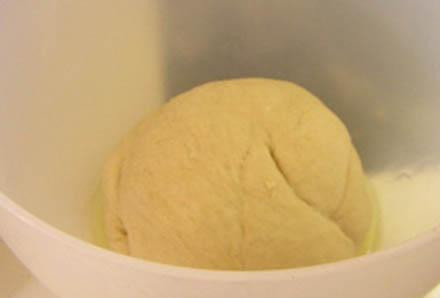 1. Этап. Сэндвич со свининой: Закрываем пленкой ещё на 50-60 минут.