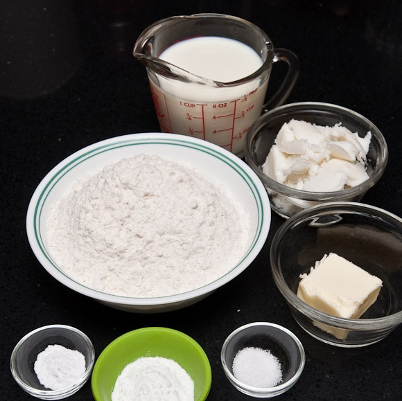 1. Этап. Печенье на смальце: Подготовьте все ингредиенты.