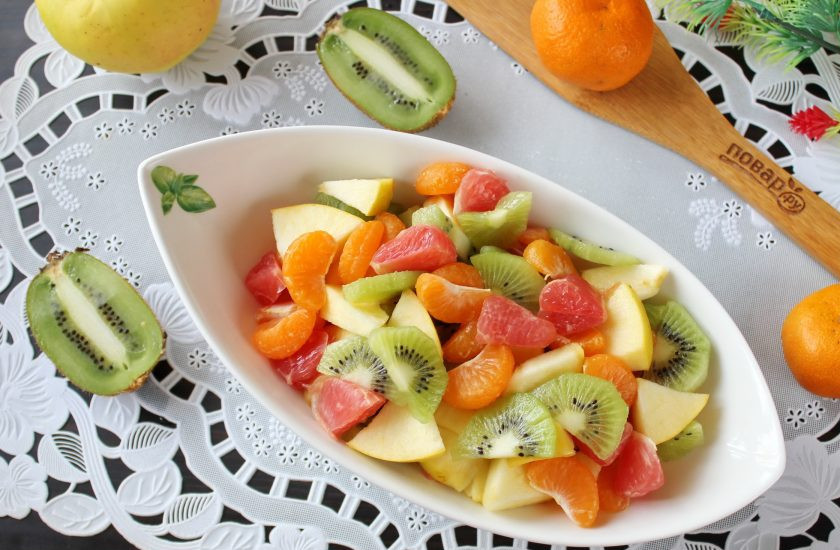 1. Этап. Фруктовый салат из мандаринов и яблок: Фруктовый салат готов. Можно подавать к столу.