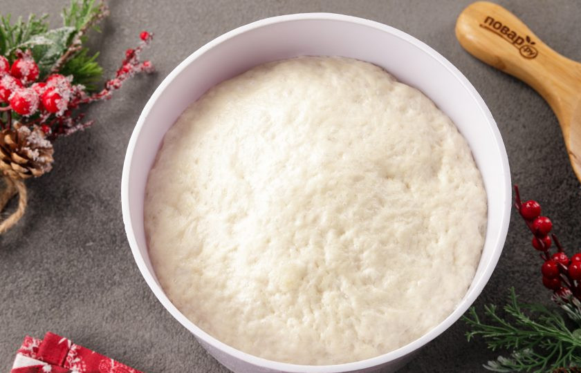 1. Этап. Новогодние пирожки Змейки: Готовое тесто должно увеличиться в размере в 1,5-2 раза.