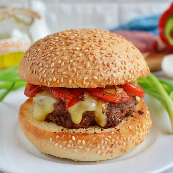 Очень вкусный бургер