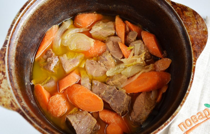 1. Этап. Говядина, томленная с морковью в винном соусе: 6. Говядина, томленная с морковью в винном соусе готова!